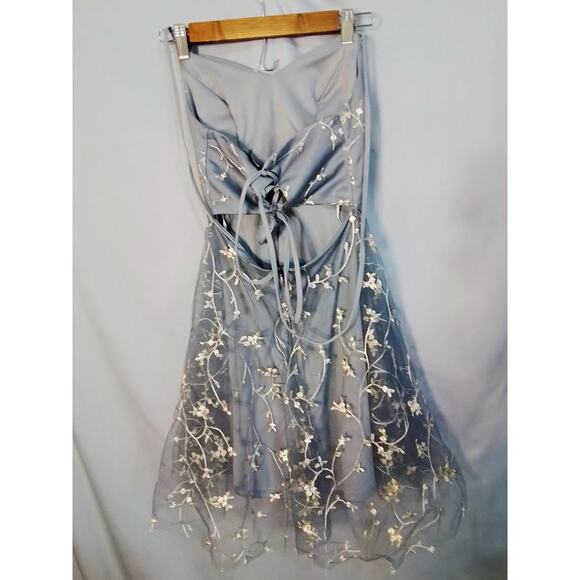 Mgiacy blue mini dress, with lace floral overlay - Picture 5 of 7